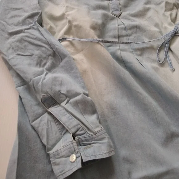 A•GLOW maternity chambray Pop-over shirt - Picture 7 of 8